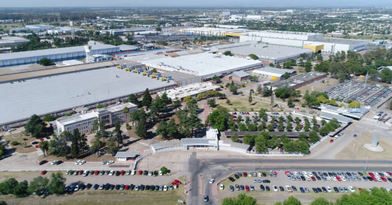 Stellantis descarta cierres y confirma planta de motores en Córdoba